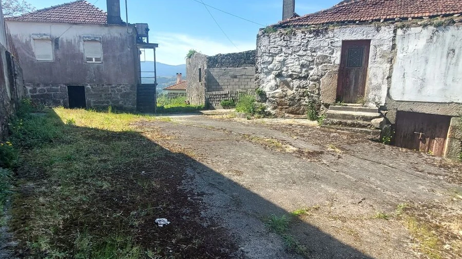 Moradia T2 para Venda em Chaviães e Paços