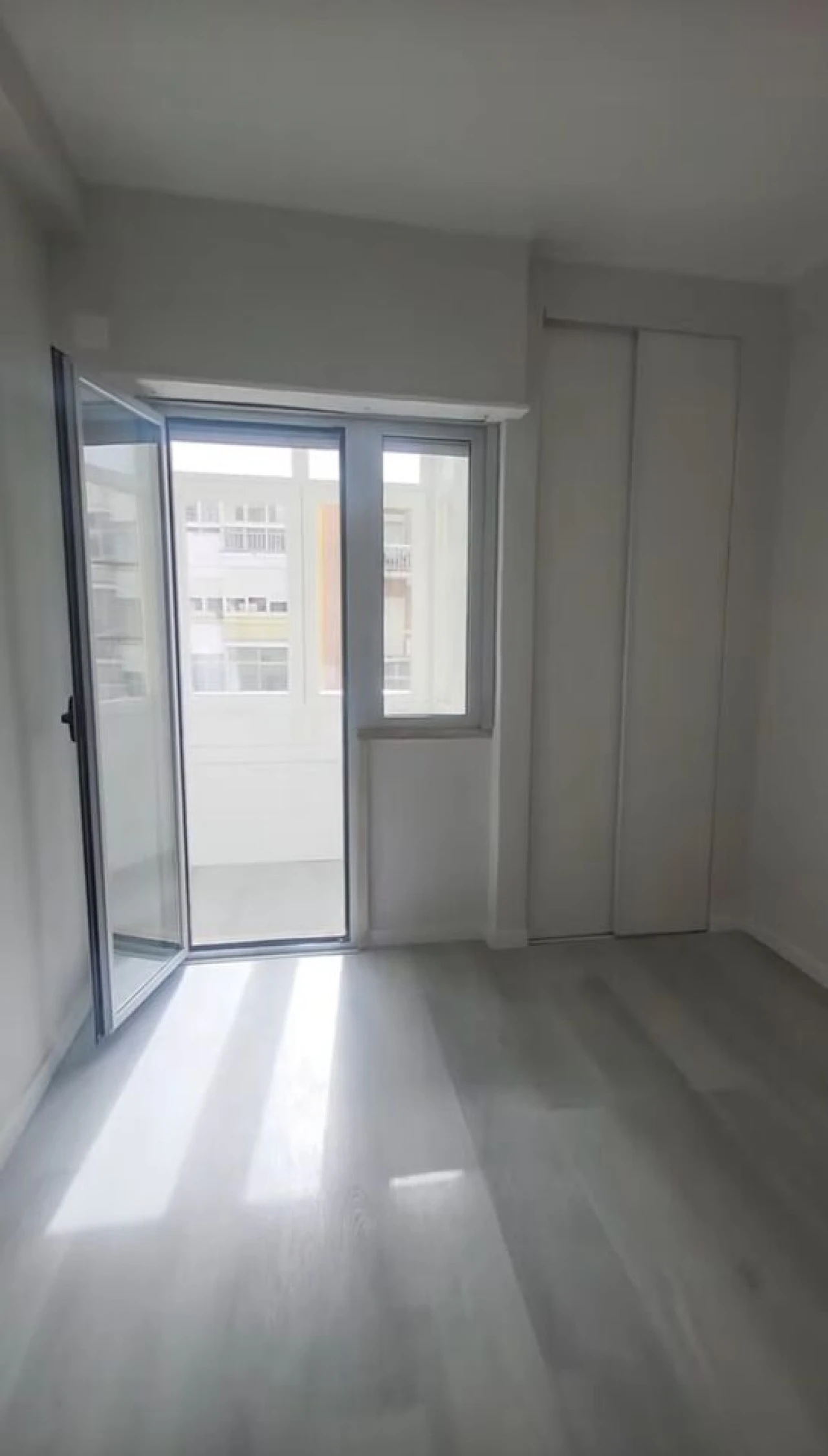Apartamento T2 para Venda em Oeiras e São Julião da Barra, Paço de Arcos e Caxias Foto 8