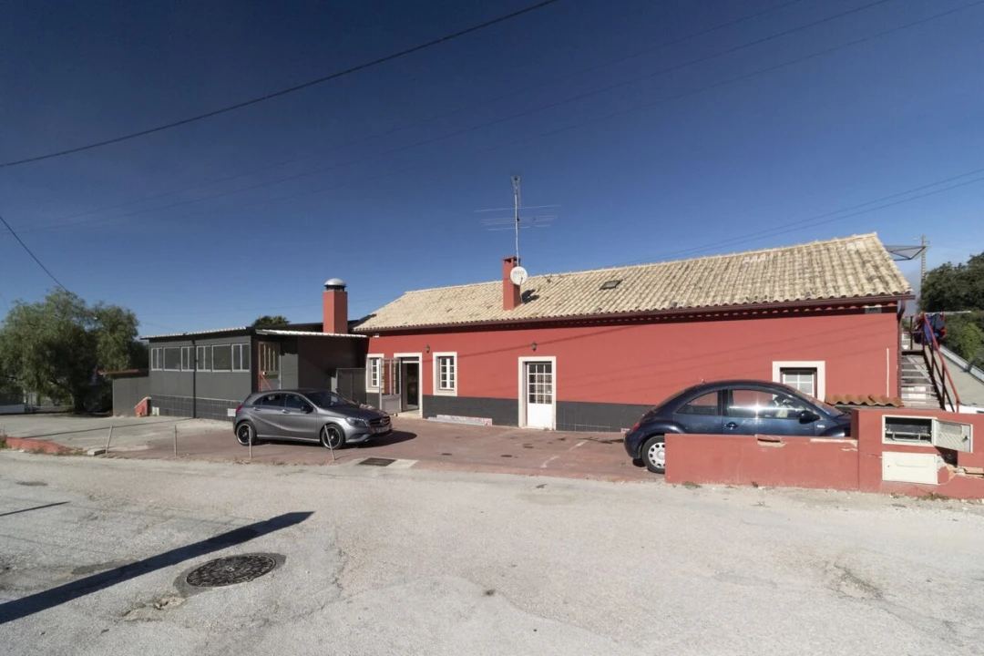 Loja para Arrendamento em Santa Catarina da Serra e Chainça Foto 1