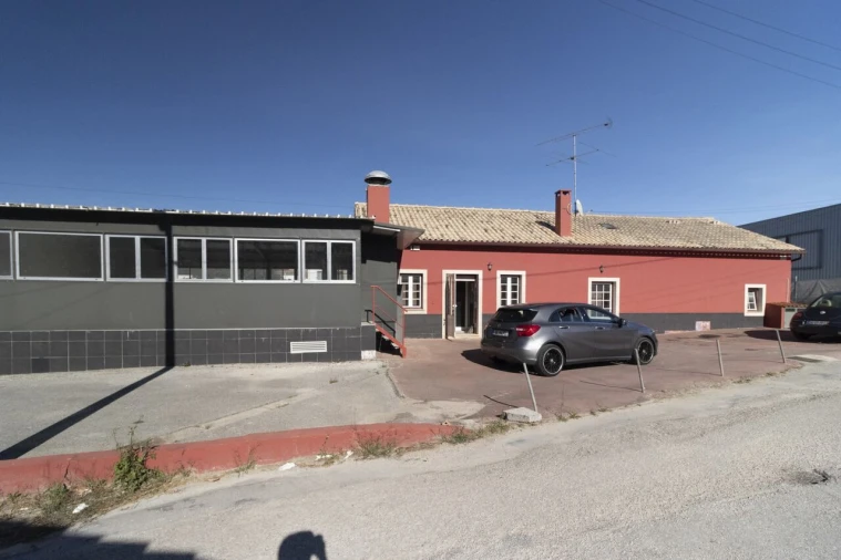 Loja para Arrendamento em Santa Catarina da Serra e Chainça Foto 12