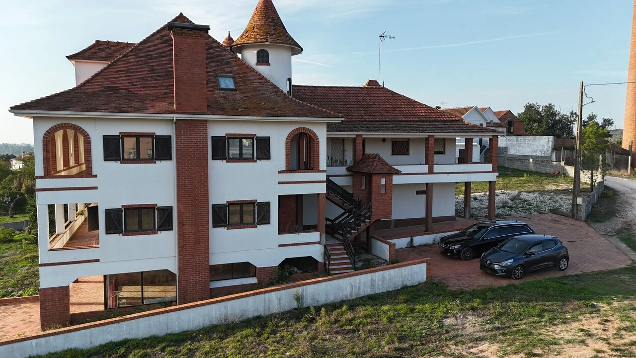 Moradia T12 para Venda em Colmeias e Memória Foto 6