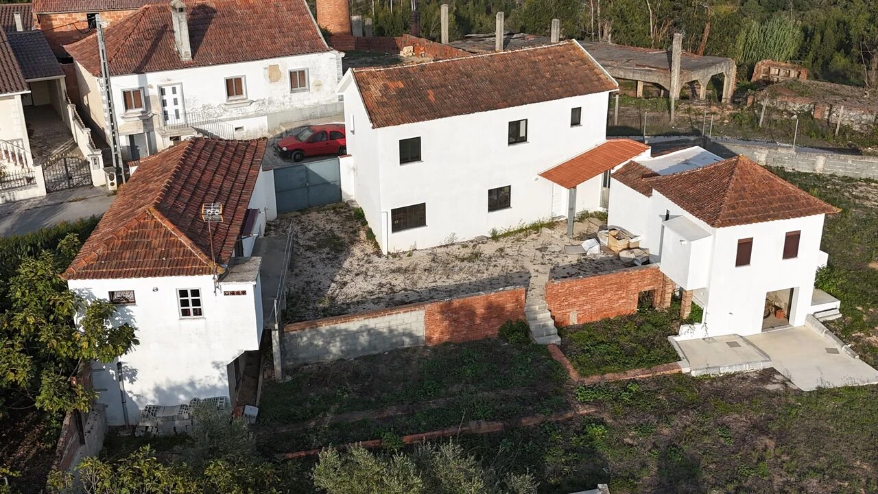 Moradia T12 para Venda em Colmeias e Memória Foto 7