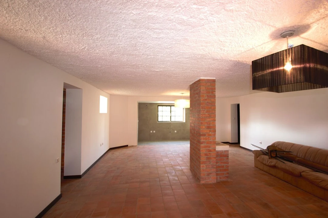 Moradia T12 para Venda em Colmeias e Memória Foto 46