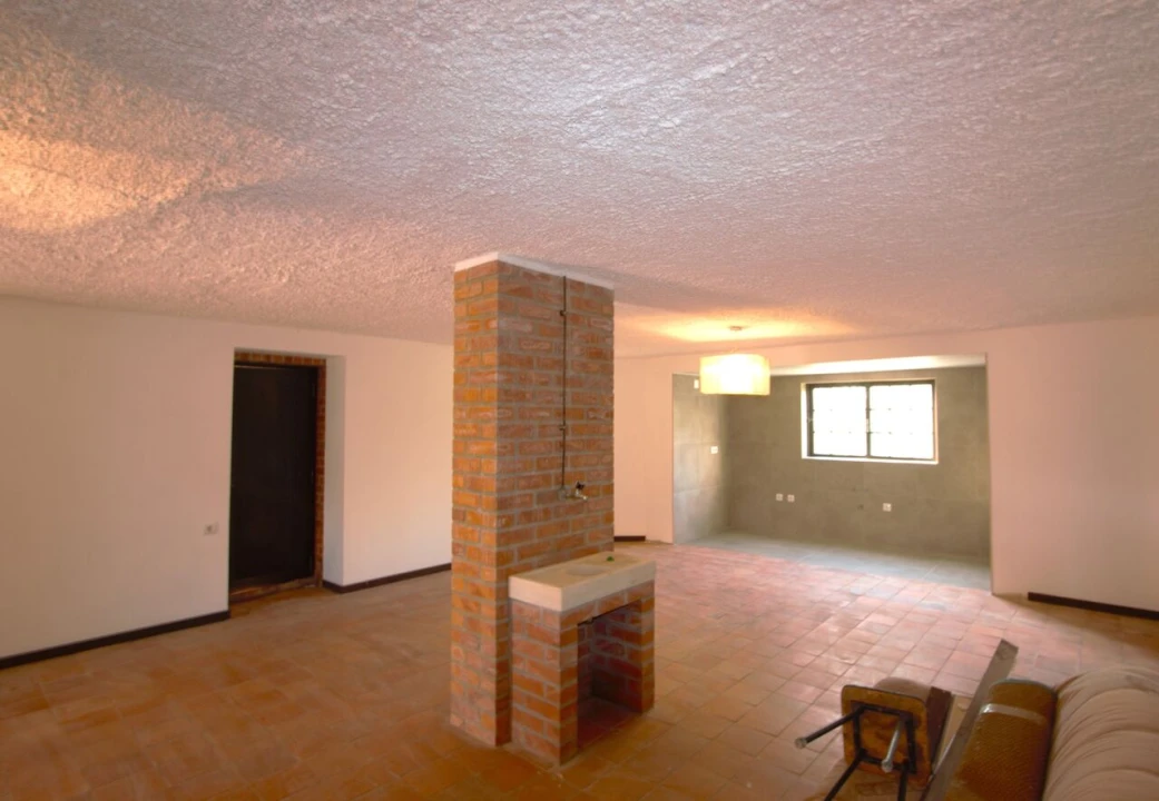 Moradia T12 para Venda em Colmeias e Memória Foto 47