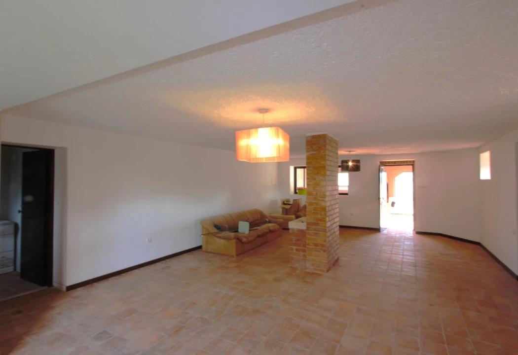 Moradia T12 para Venda em Colmeias e Memória Foto 51