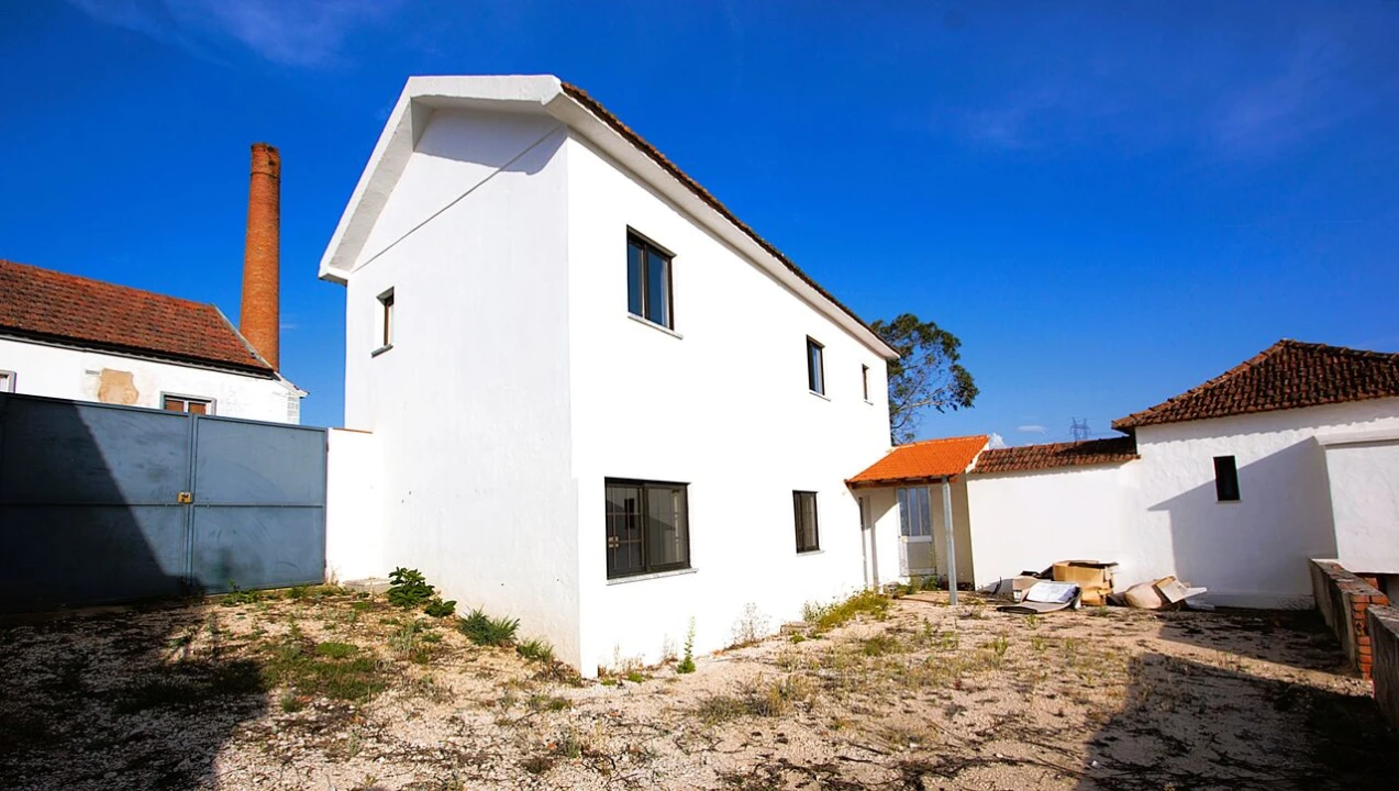 Moradia T12 para Venda em Colmeias e Memória Foto 53