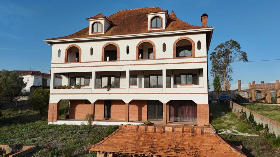 Moradia T12 para Venda em Colmeias e Memória Foto 2