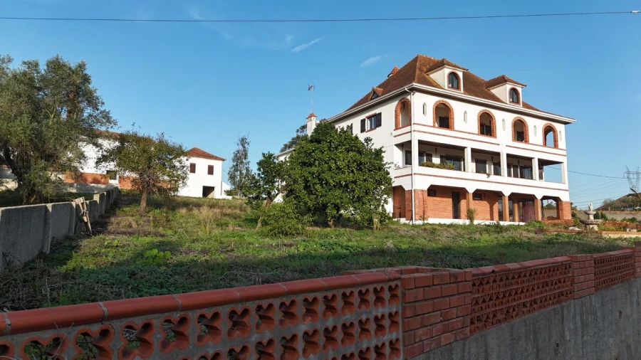 Moradia T12 para Venda em Colmeias e Memória Foto 3