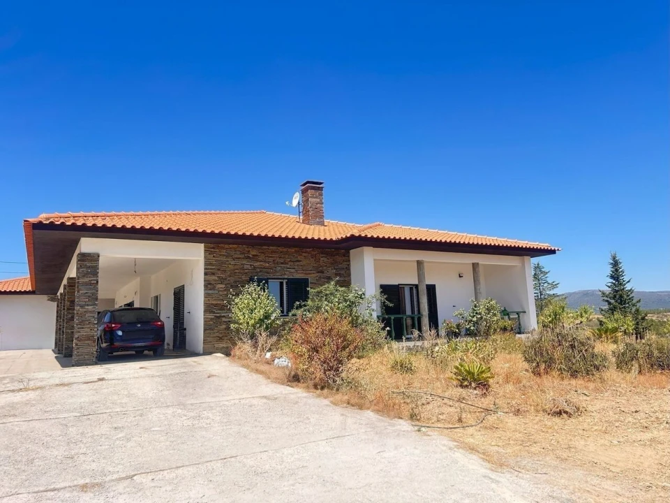 Moradia T3 para Venda em Urros e Peredo dos Castelhanos Foto 1