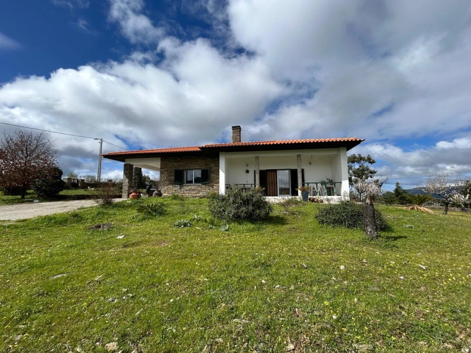 Moradia T3 para Venda em Urros e Peredo dos Castelhanos Foto 28