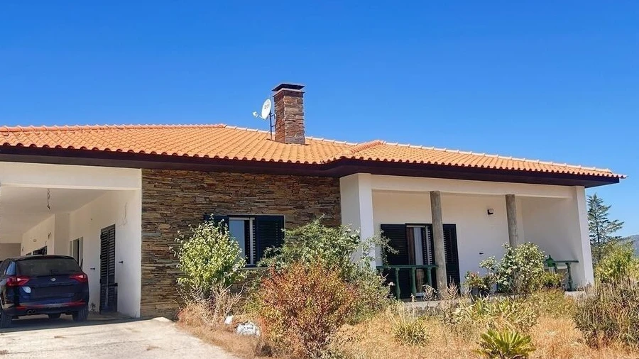 Moradia T3 para Venda em Urros e Peredo dos Castelhanos