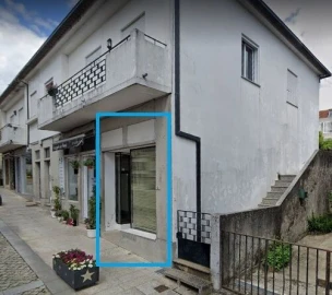Loja para Arrendamento em Vila e Roussas