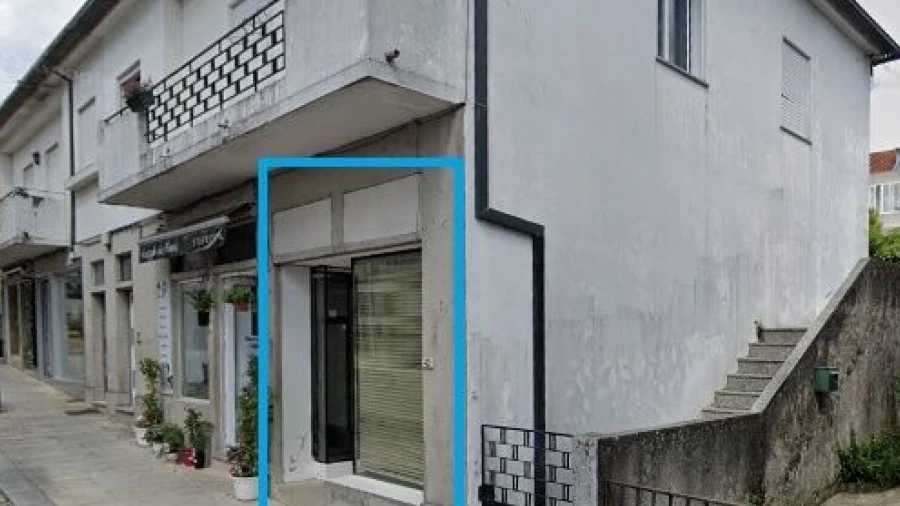 Loja para Arrendamento em Vila e Roussas