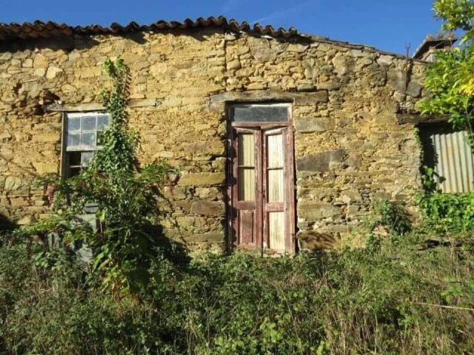Moradia T2 para Venda em Castanheira de Pêra e Coentral Foto 5