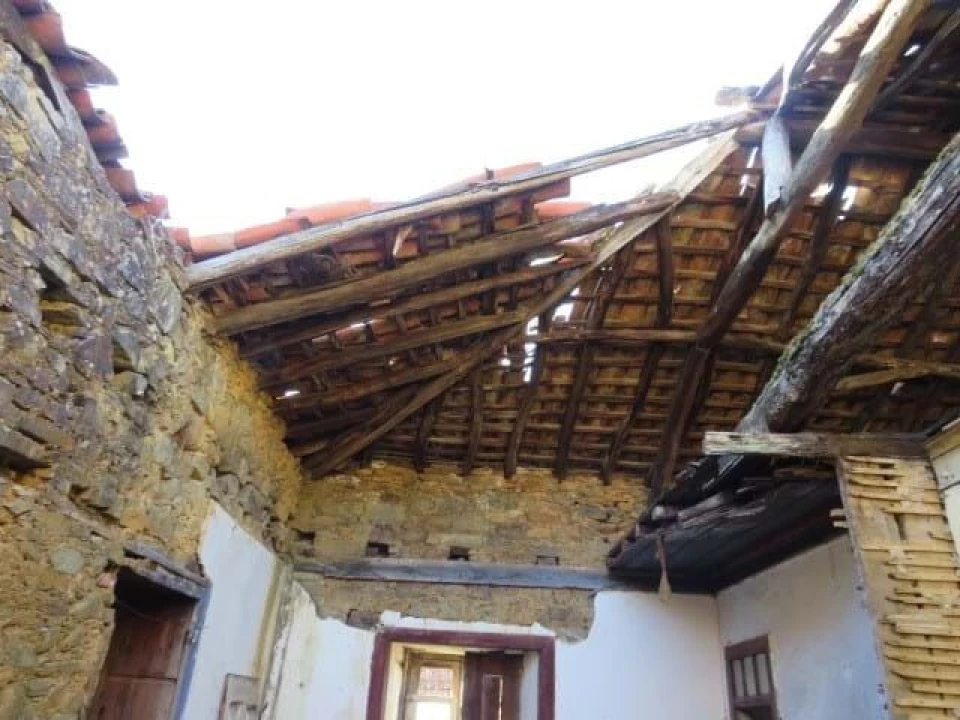 Moradia T2 para Venda em Castanheira de Pêra e Coentral Foto 9