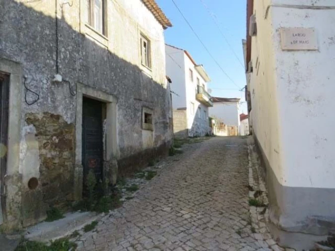 Moradia T2 para Venda em Castanheira de Pêra e Coentral Foto 3