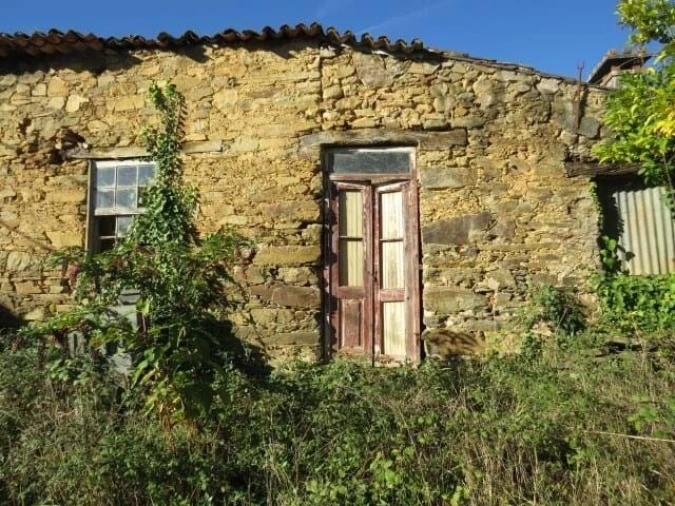 Moradia T2 para Venda em Castanheira de Pêra e Coentral Foto 5