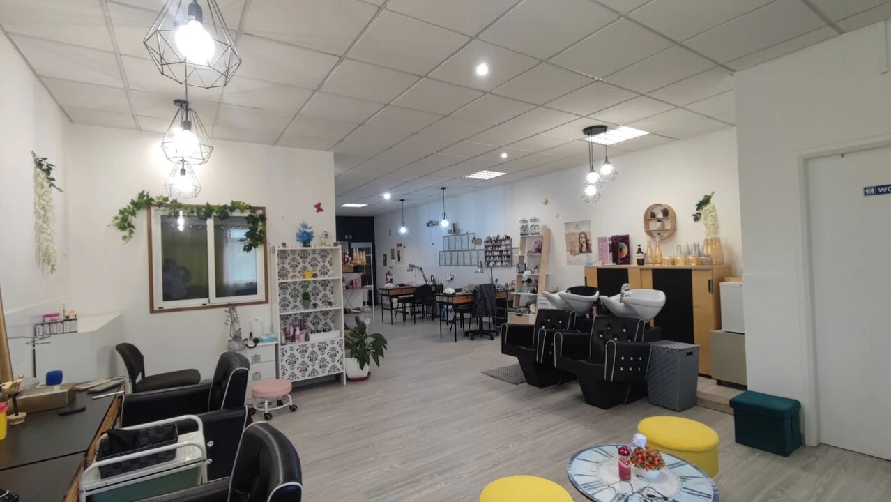 Loja para Trespasse em Parceiros e Azoia Foto 3