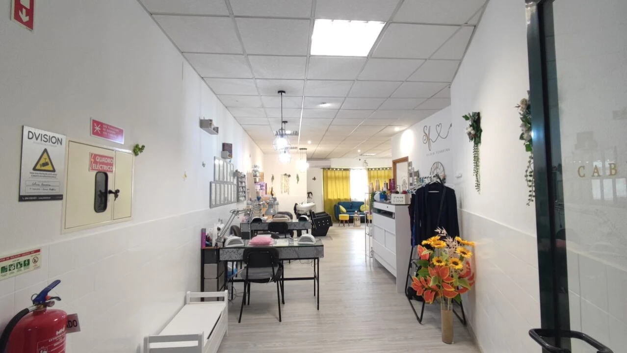Loja para Trespasse em Parceiros e Azoia Foto 17