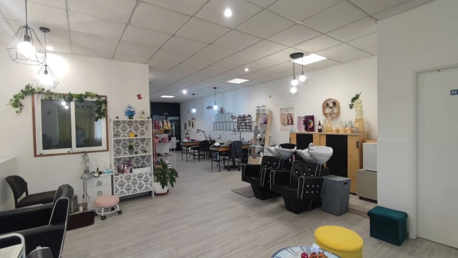 Loja para Trespasse em Parceiros e Azoia Foto 5