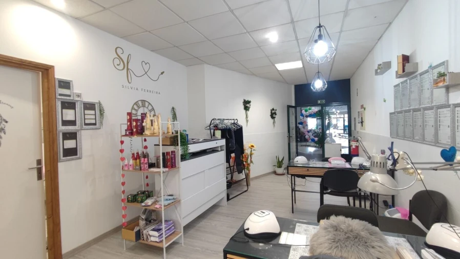 Loja para Trespasse em Parceiros e Azoia Foto 14