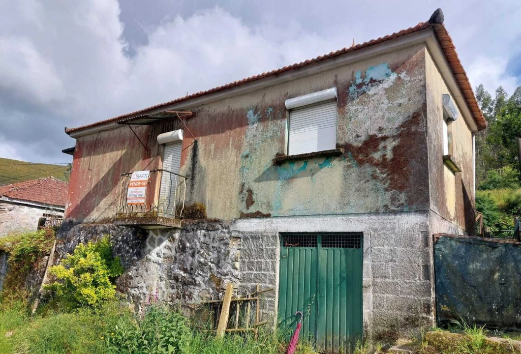 Moradia T1 para Venda em Anhões e Luzio Foto 1