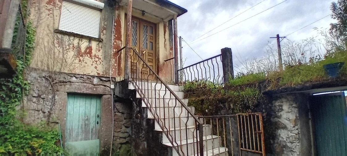 Moradia T1 para Venda em Anhões e Luzio Foto 5