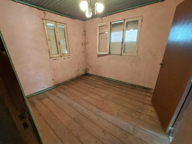 Moradia T1 para Venda em Anhões e Luzio Foto 12