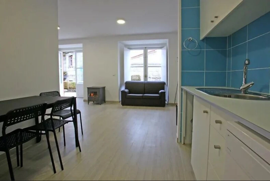 Apartamento T2 para Venda em Castro Laboreiro e Lamas de Mouro Foto 2