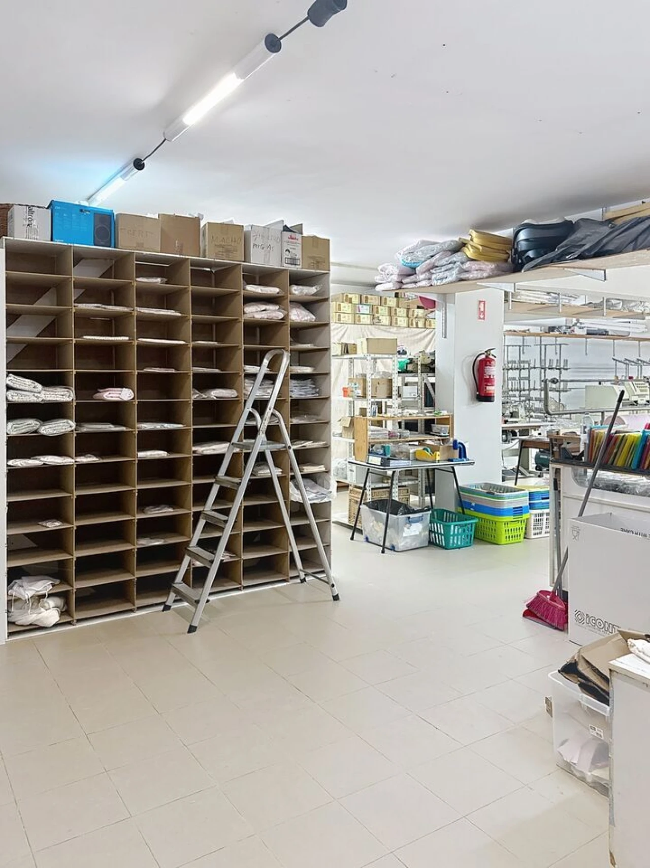 Armazém para Arrendamento em Santa Maria, São Pedro e Matacães Foto 13