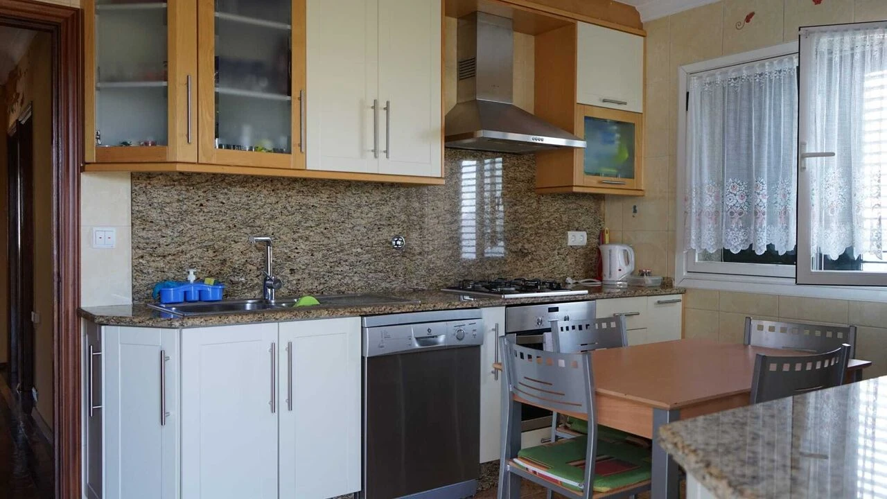 Moradia T4 para Venda em Vila e Roussas Foto 26