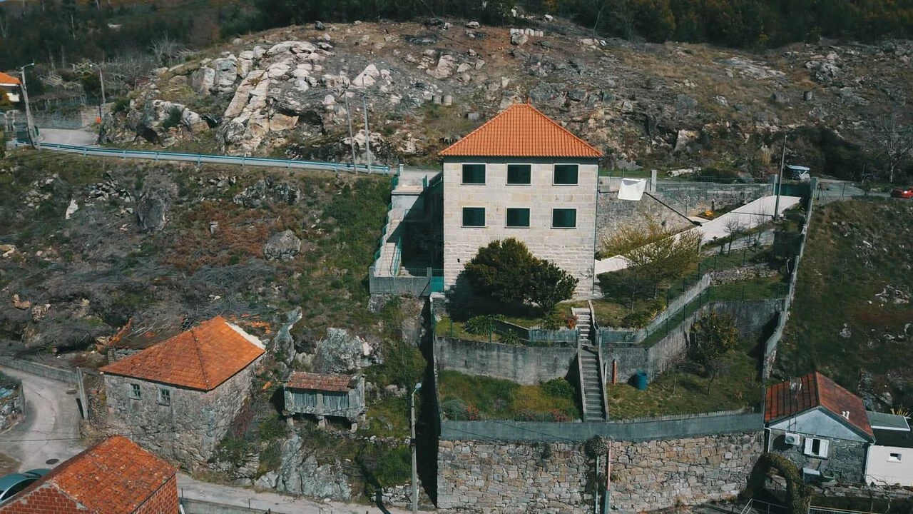 Moradia T4 para Venda em Vila e Roussas Foto 5