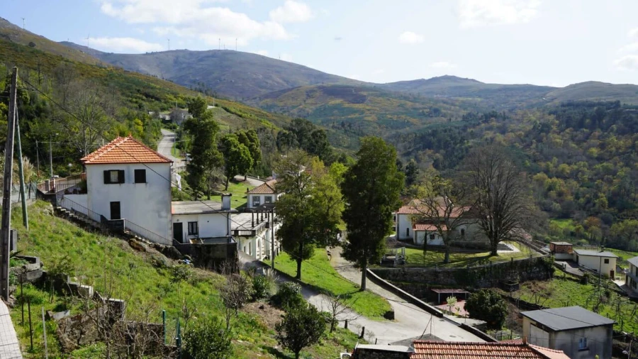 Moradia T4 para Venda em Vila e Roussas Foto 7