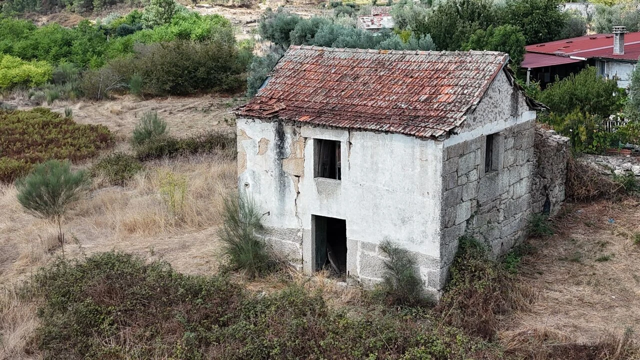 Quinta T2 para Venda em Santiago de Cassurrães e Póvoa de Cervães Foto 16