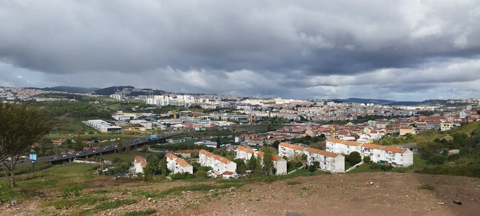 Apartamento T2 para Venda em Pontinha e Famões Foto 1