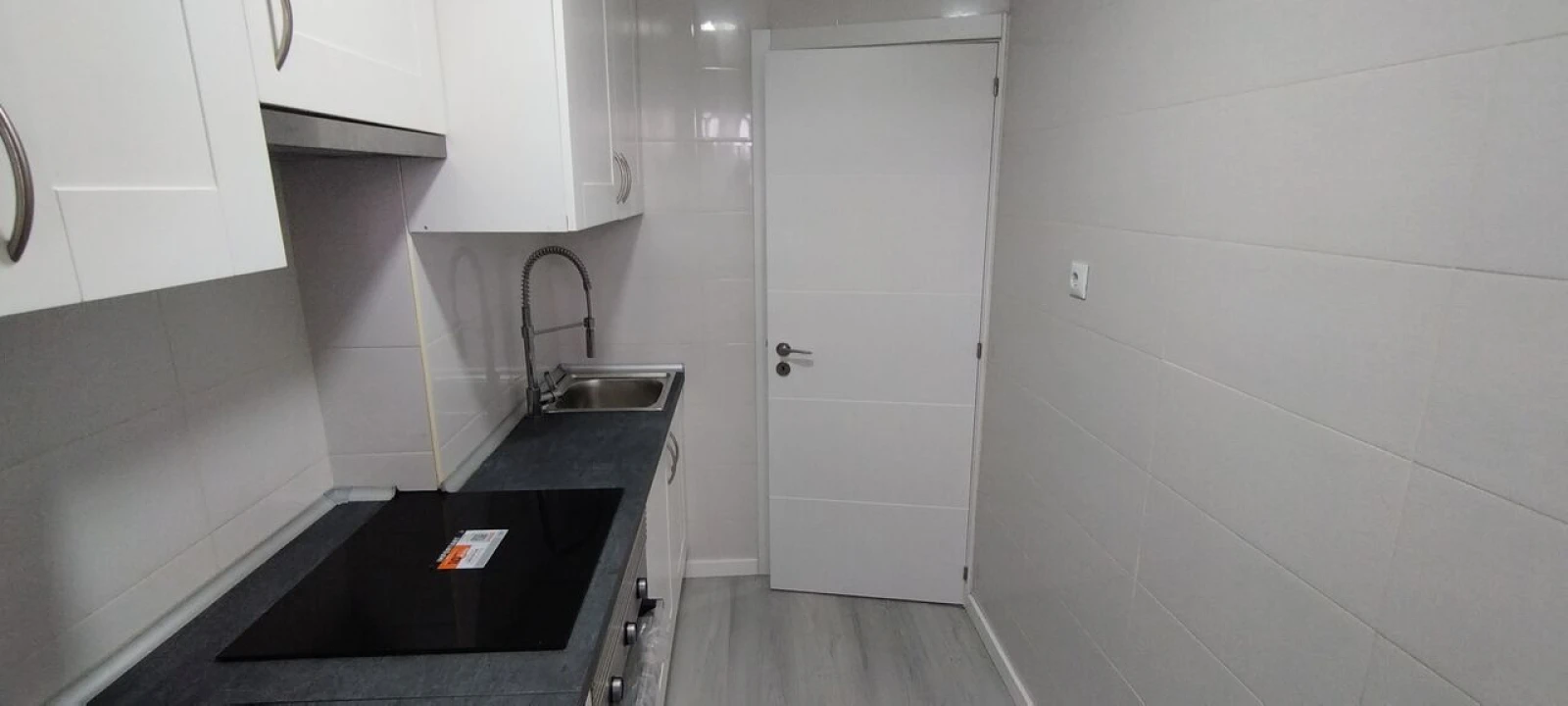 Apartamento T2 para Venda em Pontinha e Famões Foto 11