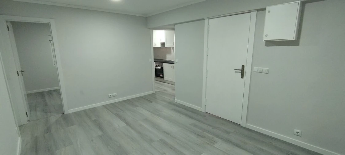 Apartamento T2 para Venda em Pontinha e Famões Foto 4