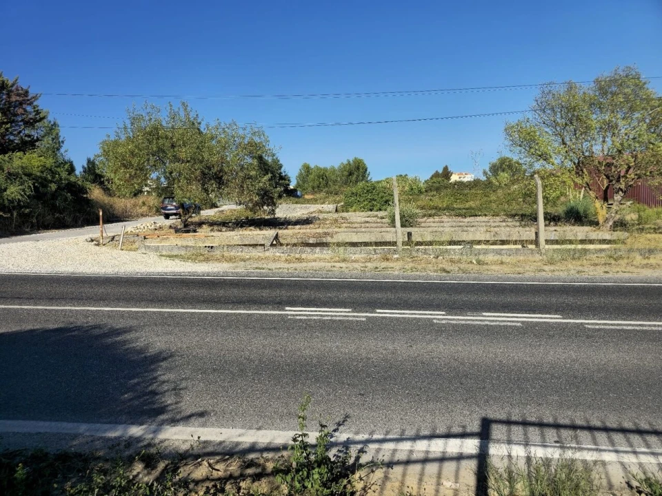 Terreno para Venda em Alverca do Ribatejo e Sobralinho Foto 1