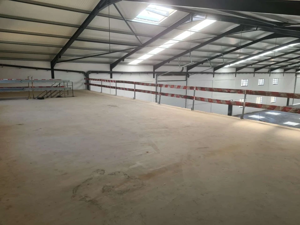 Armazém para Arrendamento em Algoz e Tunes Foto 4