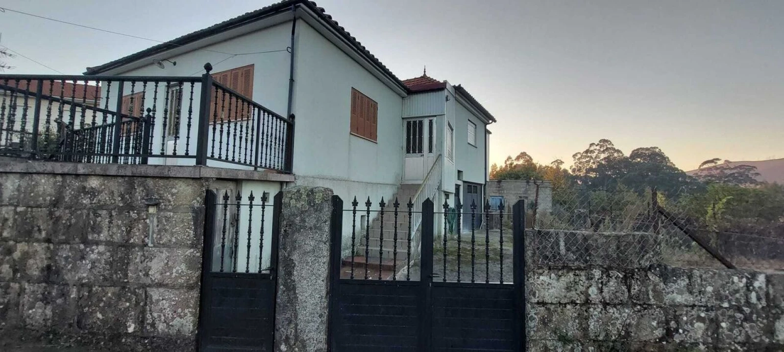 Moradia T2 para Venda em Vila e Roussas Foto 1