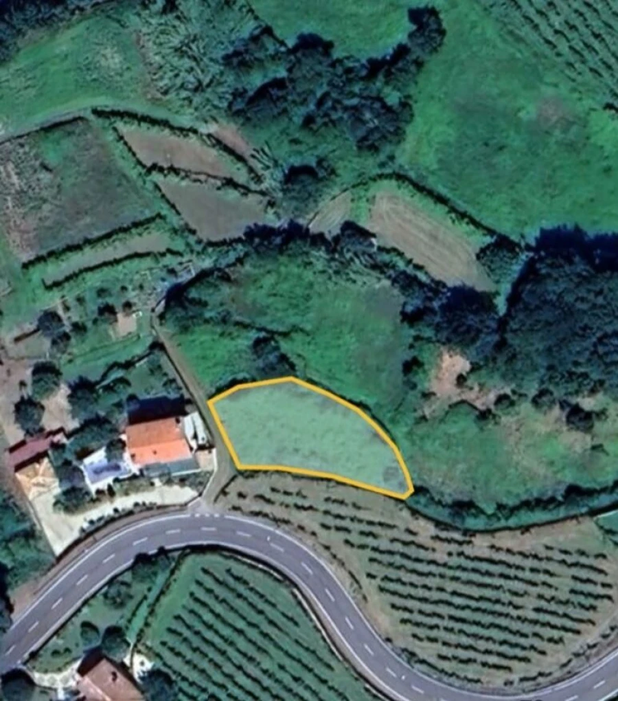 Terreno para Venda em Prado e Remoães Foto 1