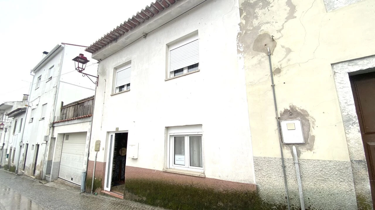 Moradia T3 para Venda em Freixo de Espada a Cinta e Mazouco Foto 1