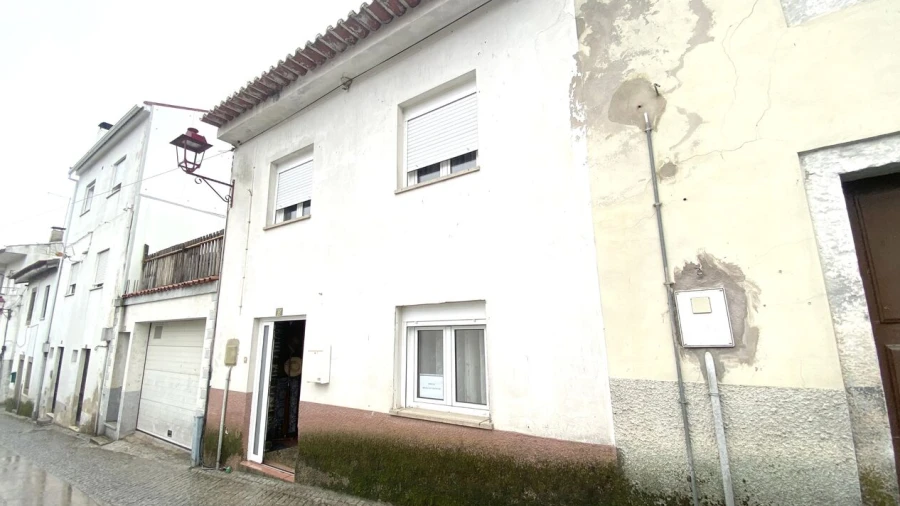 Moradia T3 para Venda em Freixo de Espada a Cinta e Mazouco