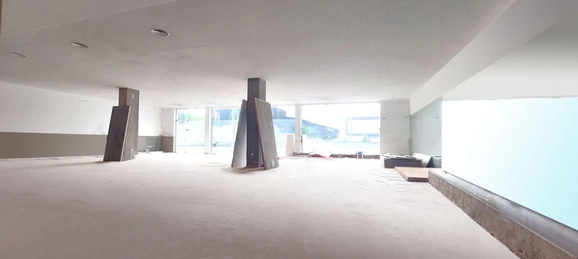 Loja para Venda em Santa Maria da Feira, Travanca, Sanfins e Espargo Foto 3