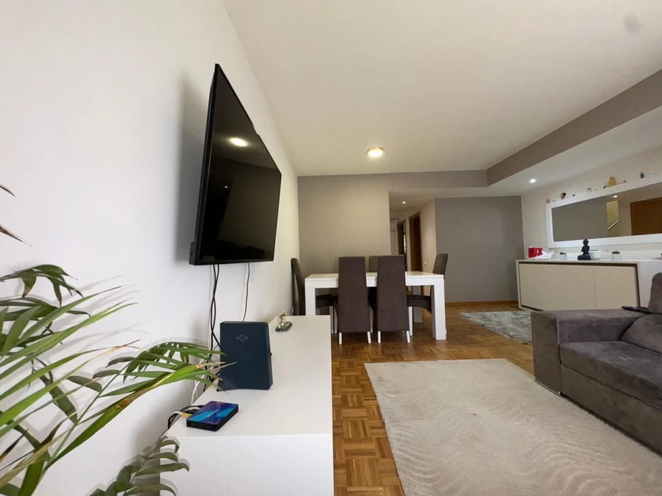 Moradia T4 para Venda em Vila e Roussas Foto 2