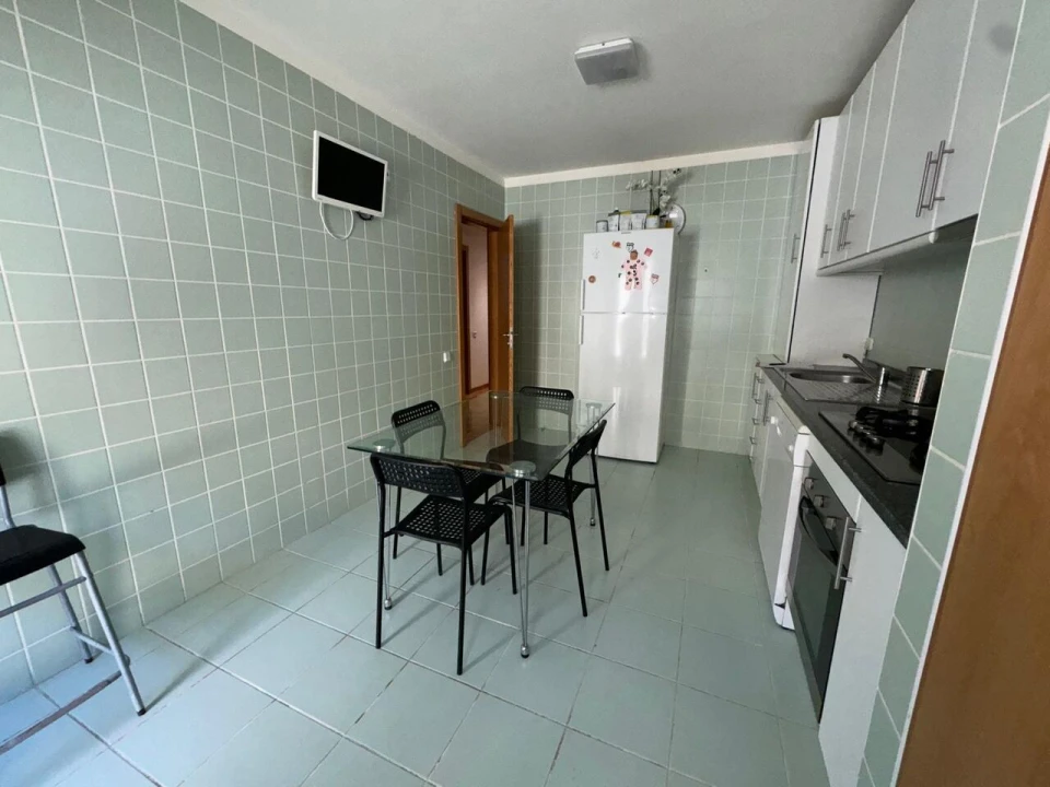 Moradia T4 para Venda em Vila e Roussas Foto 5