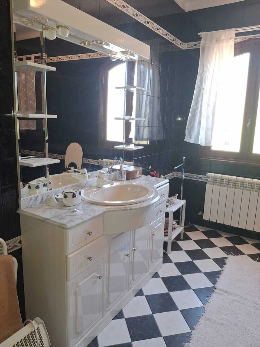 Moradia T5 para Venda em Messegães, Valadares e Sá Foto 39