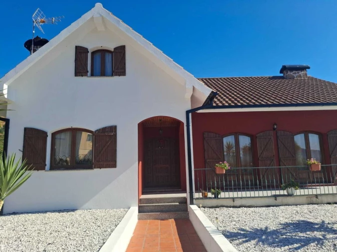 Moradia T5 para Venda em Messegães, Valadares e Sá Foto 1