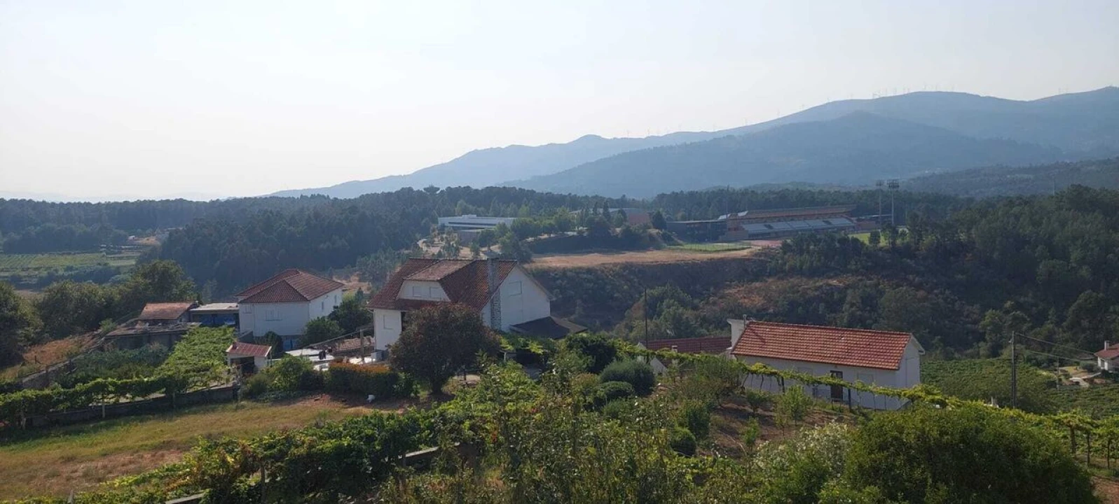 Moradia T4 para Venda em Vila e Roussas Foto 1