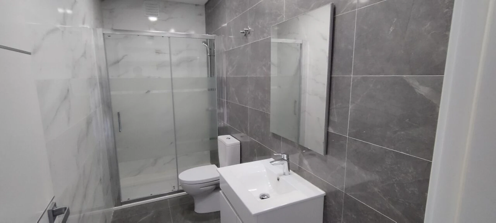 Moradia T5 para Venda em Pontinha e Famões Foto 8